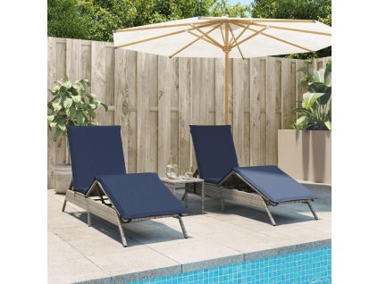 vidaXL Zahradní lehátka 2 ks se stolkem šedá polyratan