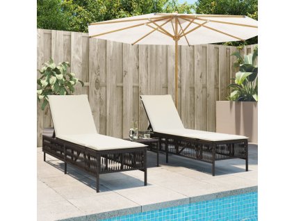 vidaXL Zahradní lehátka 2 ks se stolkem hnědá polyratan