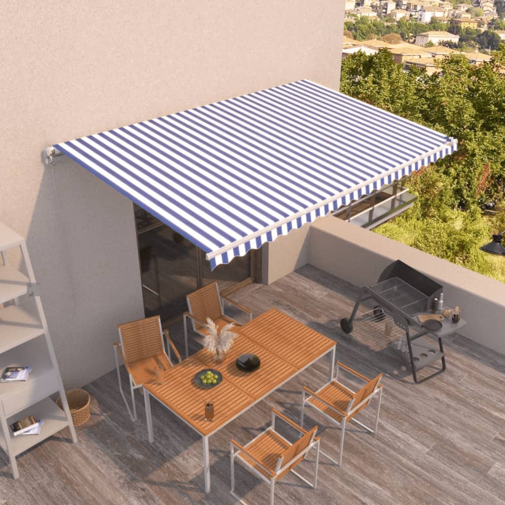 Levně vidaXL Ručně zatahovací markýza 500 x 350 cm modrobílá