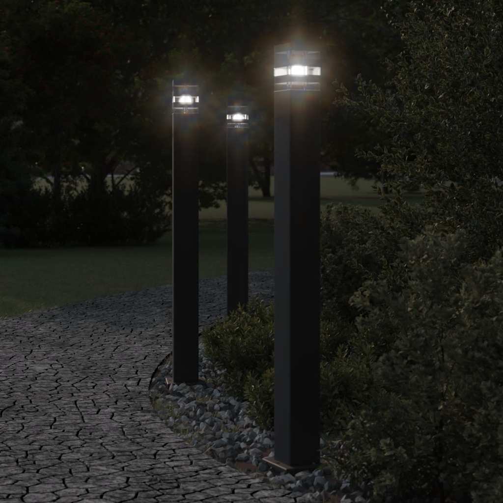 vidaXL Vonkajšie stojace lampy so senzorom 3 ks čierne 110 cm hliník