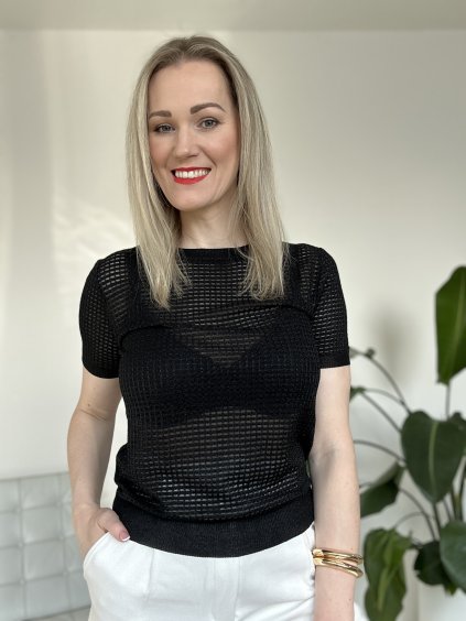 Štrukturovaný elegantný top čierny