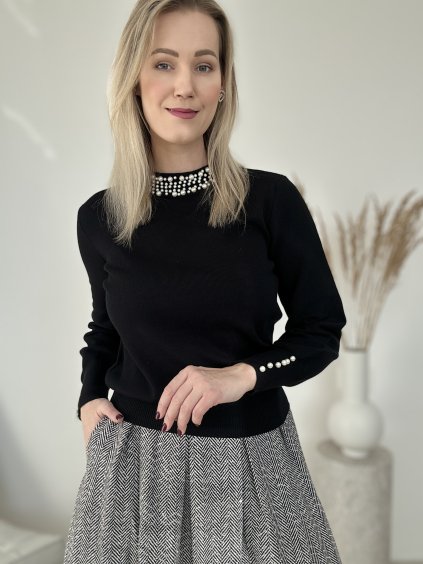 Pletený sveter s umelými perlami