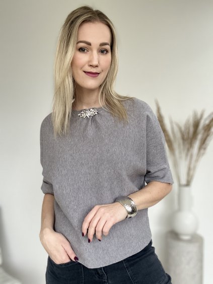 Úpletový top so štrasom biely