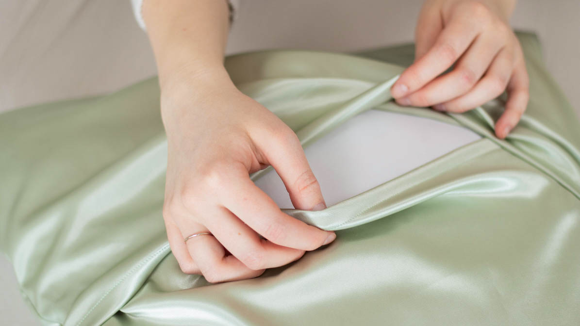 Jak správně pečovat o saténové produkty: Tipy a triky