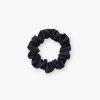 Úzká saténová scrunchie gumička - Černá matná