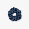 Saténová scrunchie gumička - Tmavě modrá matná