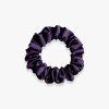 Úzká saténová scrunchie gumička - Tmavě švestková