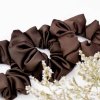 Saténová scrunchie gumička - Dark Chocolate matná
