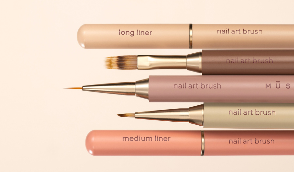 ŠTETCE S MAGNETICKÝM UZÁVEROM