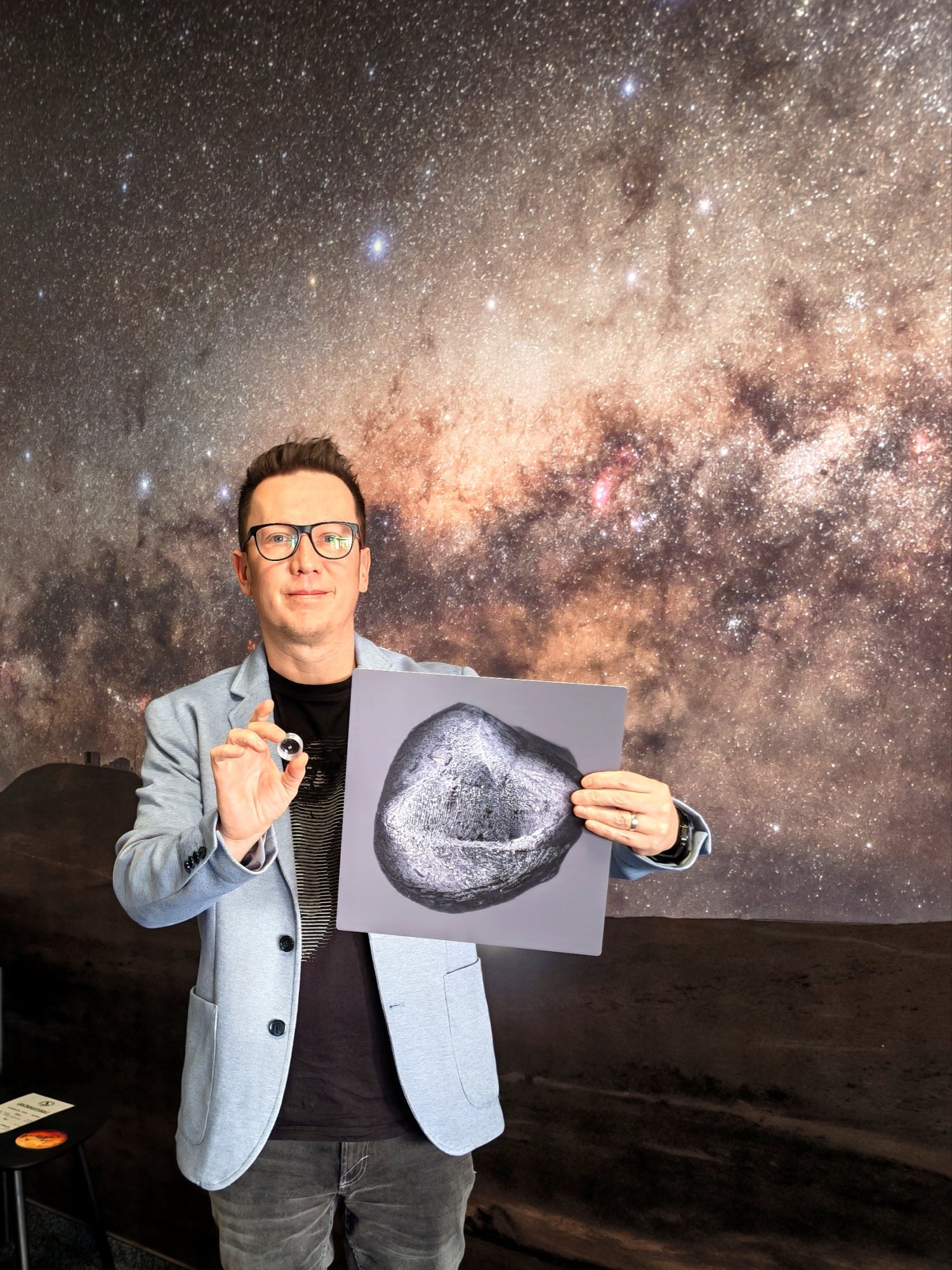 Tajemství mikrometeoritů: Vesmírný poklad, který máme všude kolem nás