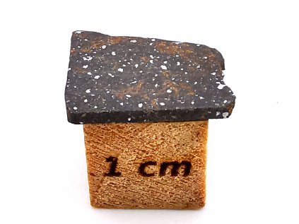 Meteorit NWA 16397 / Acapulcoite / 0,5 g / řez