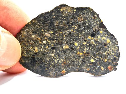 Aukce #182 / Meteorit NWA 17326 / Diogenite / 7,7 g / řez