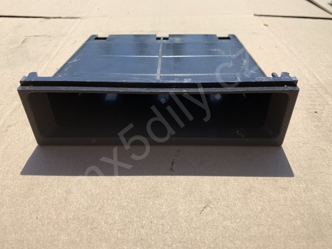 3025 prihradka pod radio nb