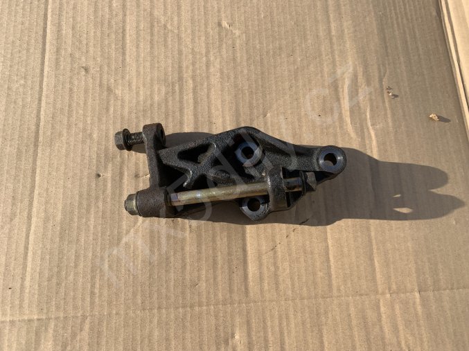 3346 drzak cerpadla serva