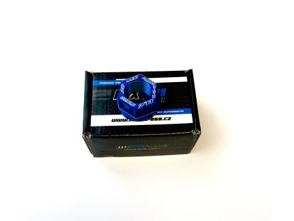 Matka zadní osy 22 mm modrý elox pro KTM, Husqvarna, GasGas – kompatibilní s TC, FC, FS, FX, SX, SX-F, SMR, XC (2023–2025) a EXC, FE, TE, EC (2024–2025)