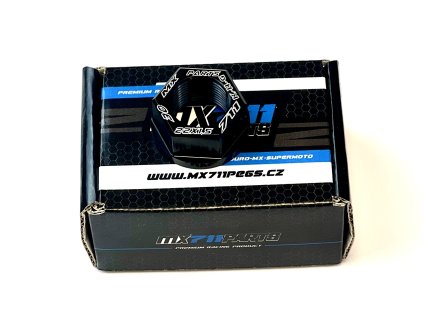 Matka zadní osy 22 mm černý elox pro KTM, Husqvarna, GasGas – kompatibilní s TC, FC, FS, FX, SX, SX-F, SMR, XC (2023–2025) a EXC, FE, TE, EC (2024–2025)