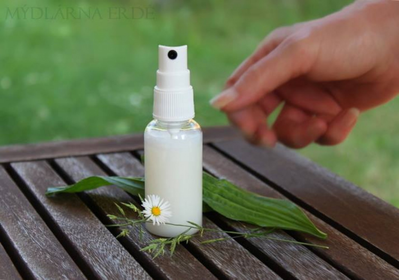 ČTĚTE,, INGREDIENTS,, NA ETIKETĚ VÝROBKU