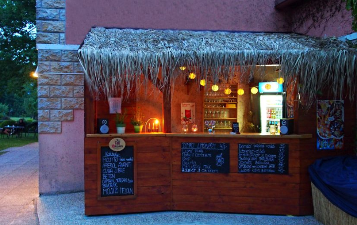 Letní plážový bar