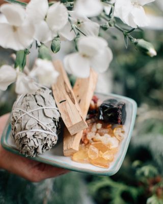 Vneste s novým rokem do svého domova klid a voňavou harmonii. Naše vykuřovadla jsou těmi správnými pomocníky pro očistu...