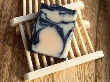 Dřevěná podložka pod mýdlo MýdLenka 1