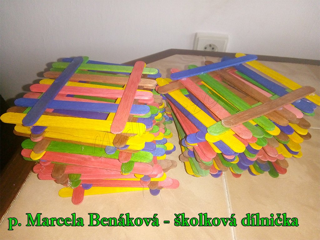 2292 dřívka barevná