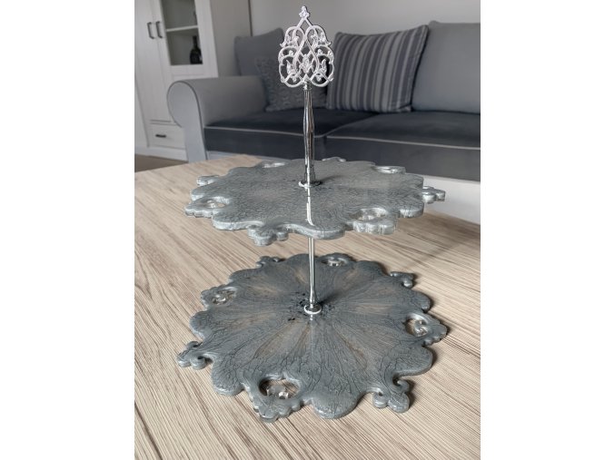 Dekorace: Zámecký etažér - šedý