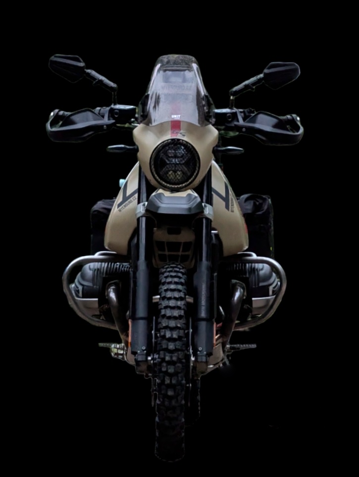 Detailní pohled na nádrž Dakar od Unit Garage pro model BMW R 12 G/S