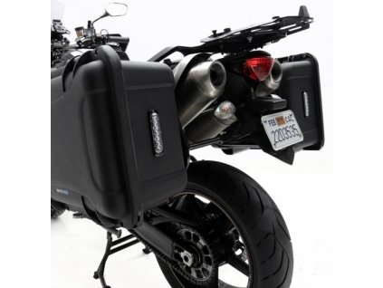 Additional recessed brake light