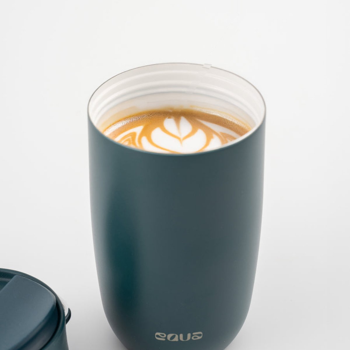 Latte w kubku EQUA Coffee Cup