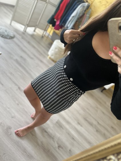 Svetrové šaty Guess, černo-bílé