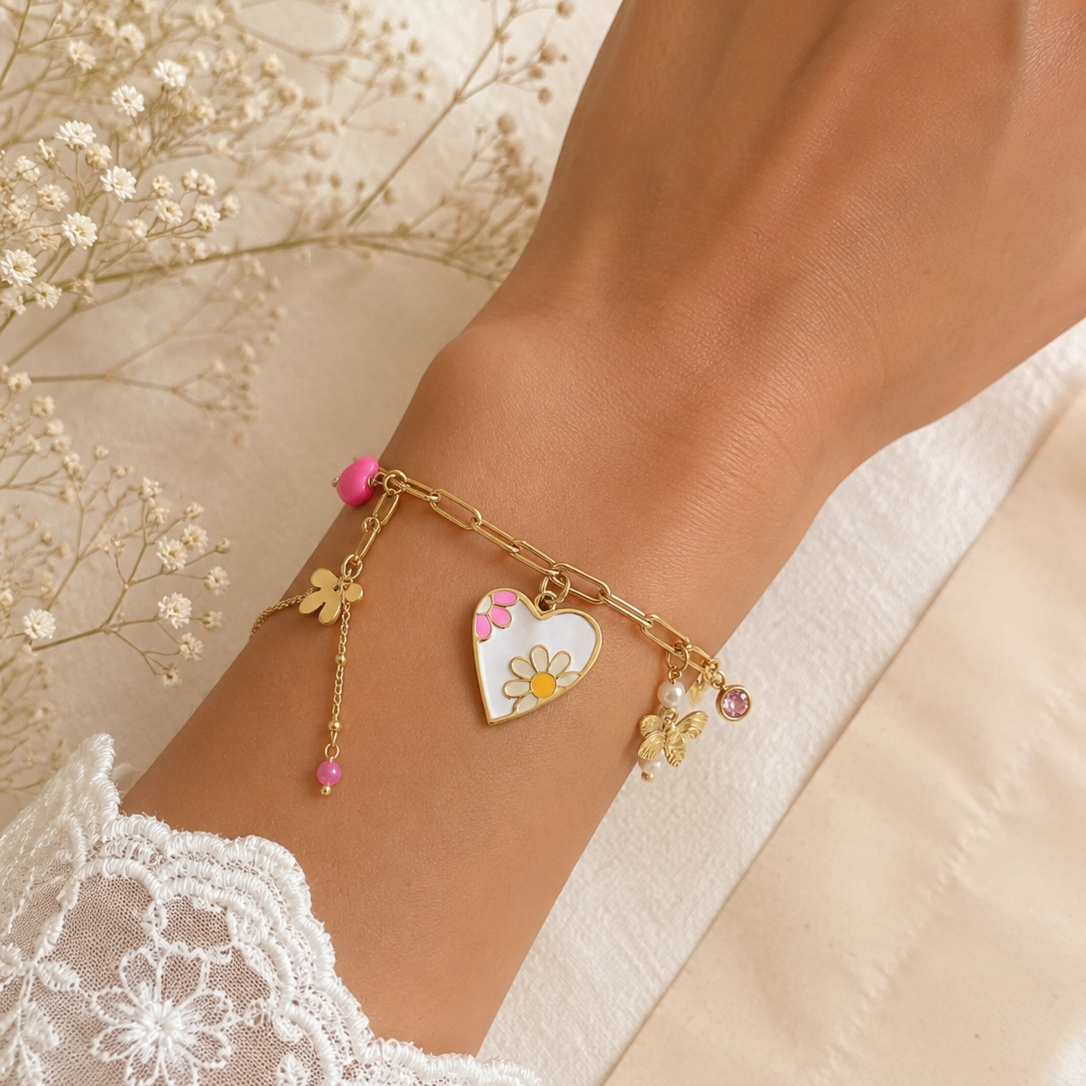 zlaty-naramek-z-nerezove-oceli-s-privesky-my-feminity
