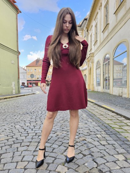 Pletené šaty z měkké viskózové směsi LUSIA vínové