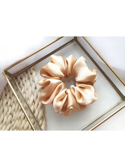 zlatá scrunchie gumička myfeminity