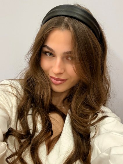 Černá čelenka do vlasů s efektem kůže