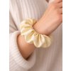 Scrunchie saténová gumička SINOA vanilková2