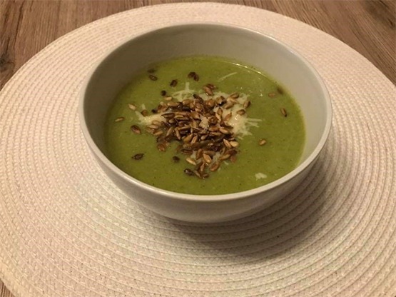 Low carb keto Špenátová polévka