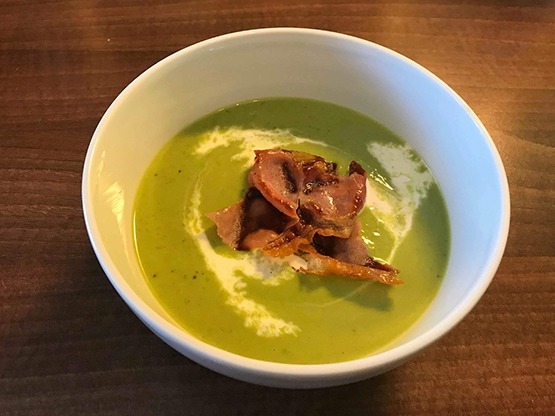 Low carb keto brokolicová polévka se šunkou