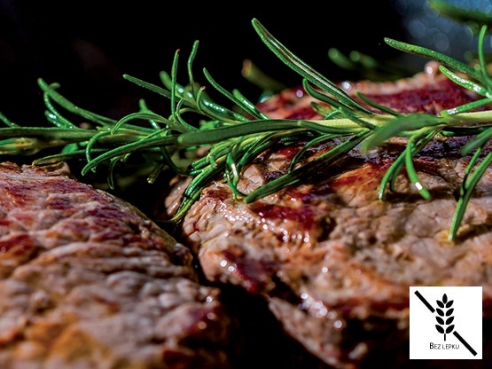 Low carb keto hovězí plátek s dušenými fazolkami a slaninou