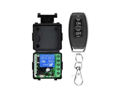 Diaľkovo ovládaný relé modul 12V Prijímač + 1x Diaľkový ovládač 433MHz 1