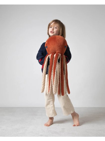 bigstuffed red velvet chobotnice s ditetem 3