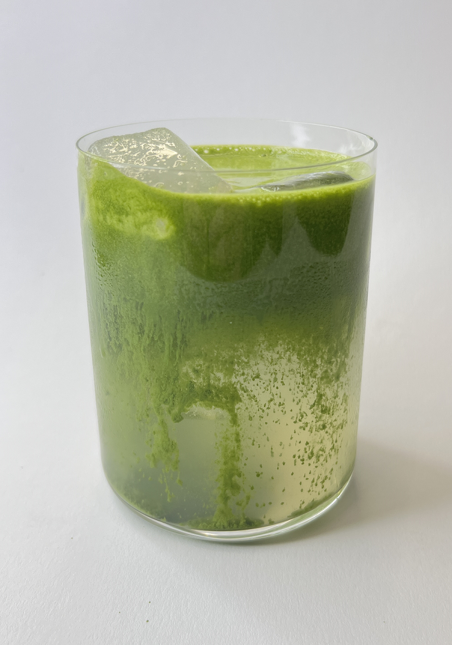 Matcha Coconut Cloud Light – ľadový matcha drink s kokosovou vodou