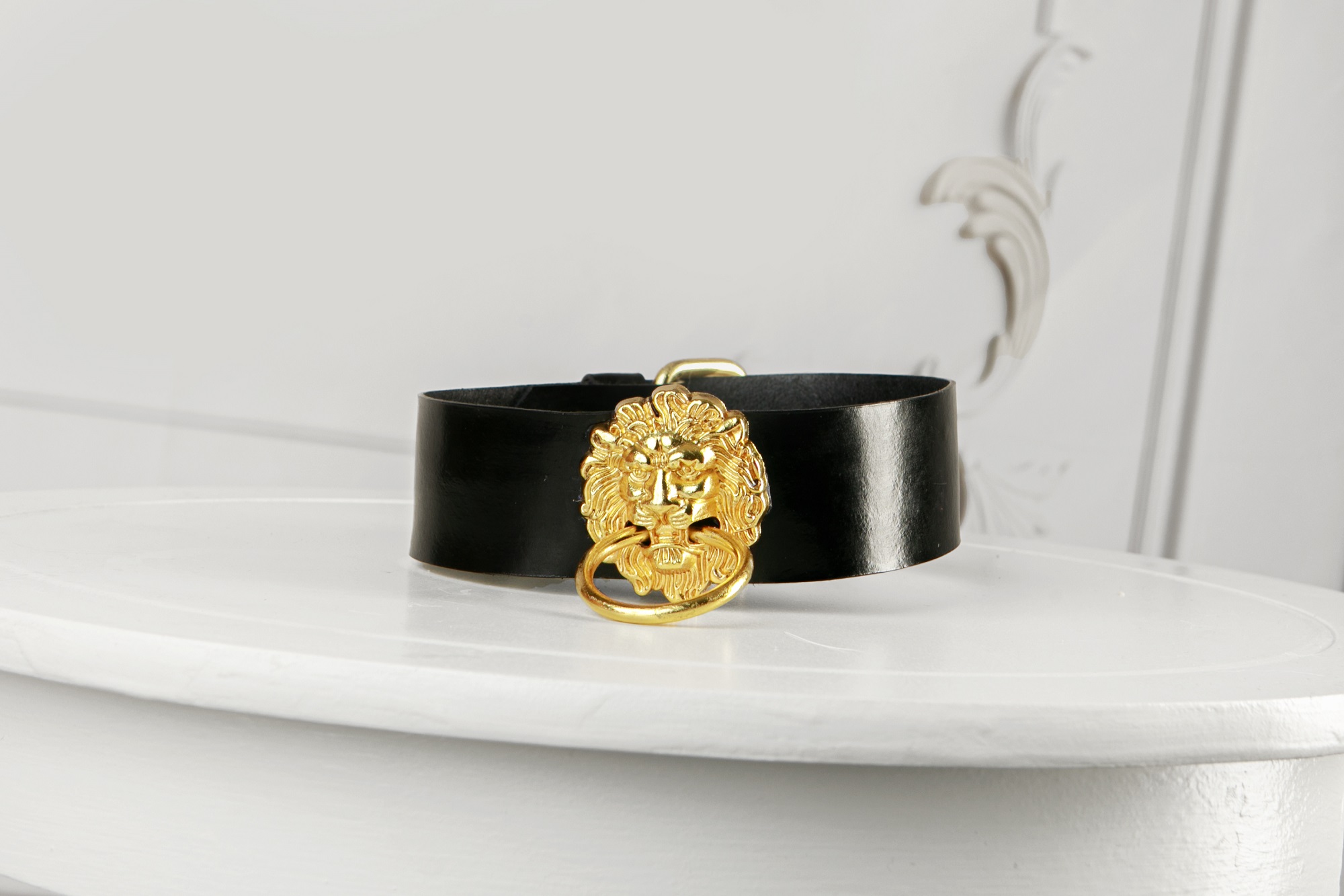 Lion Choker, obojek se lvem