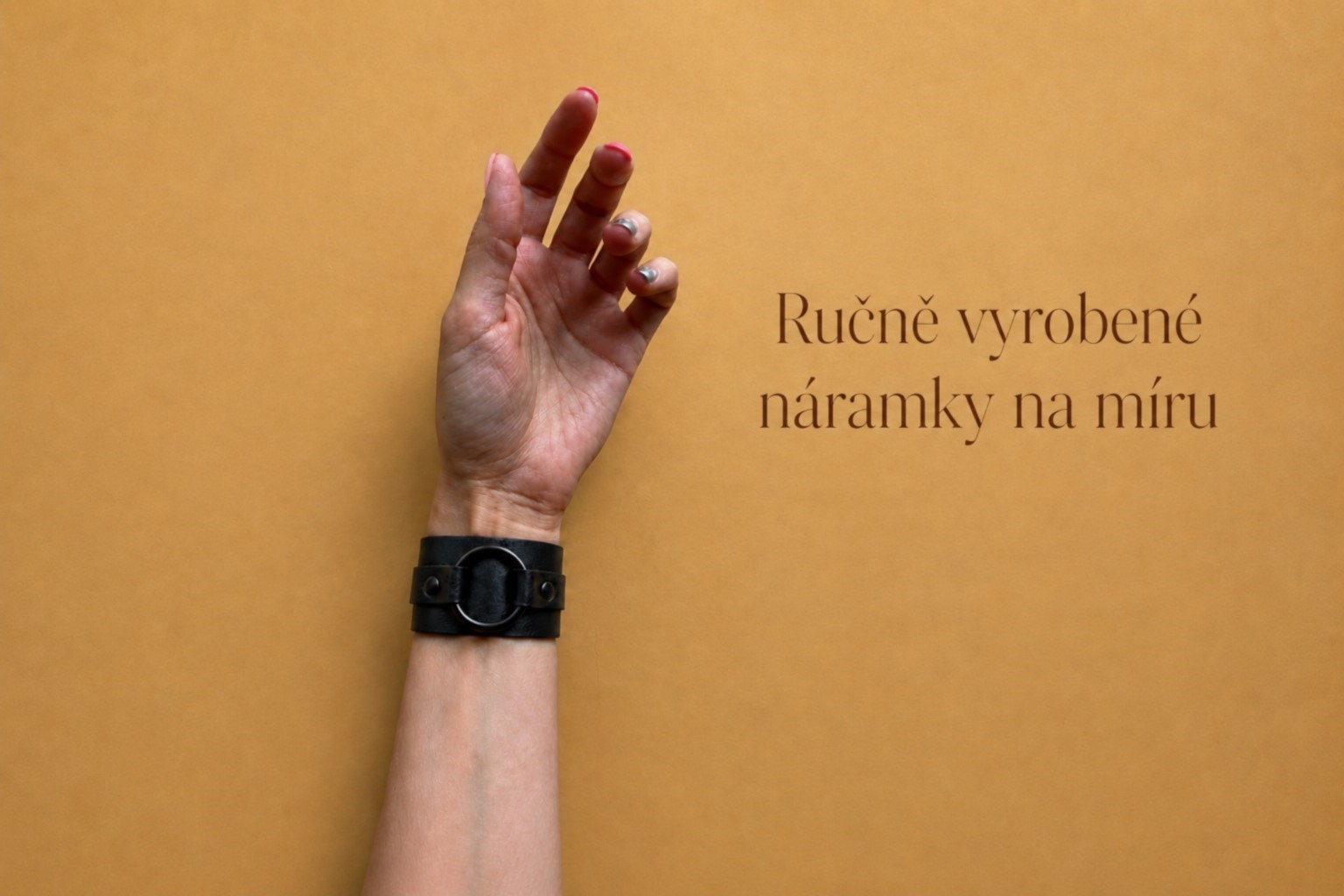 Kožené náramky vyráběné na míru