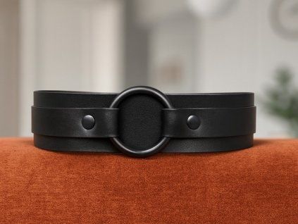 Ručně vyráběný kožený Choker s kroužkem