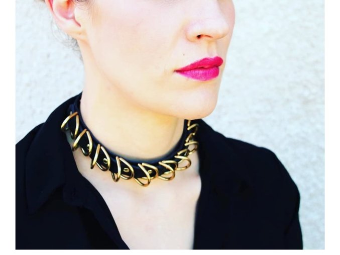 Kožený Choker s polokroužky, mosaz