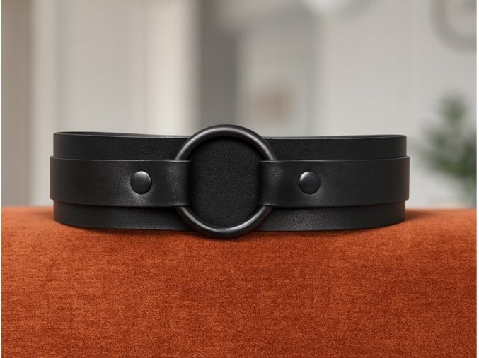 Ručně vyráběný kožený Choker s kroužkem