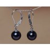 Ezüst fülbevaló fekete gyöngyökkel – RE100AAAbM