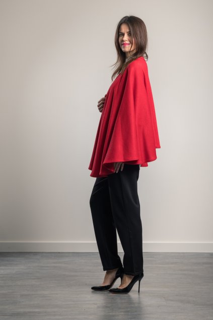 Sweater Basic Red Elegantní svetrový pléd