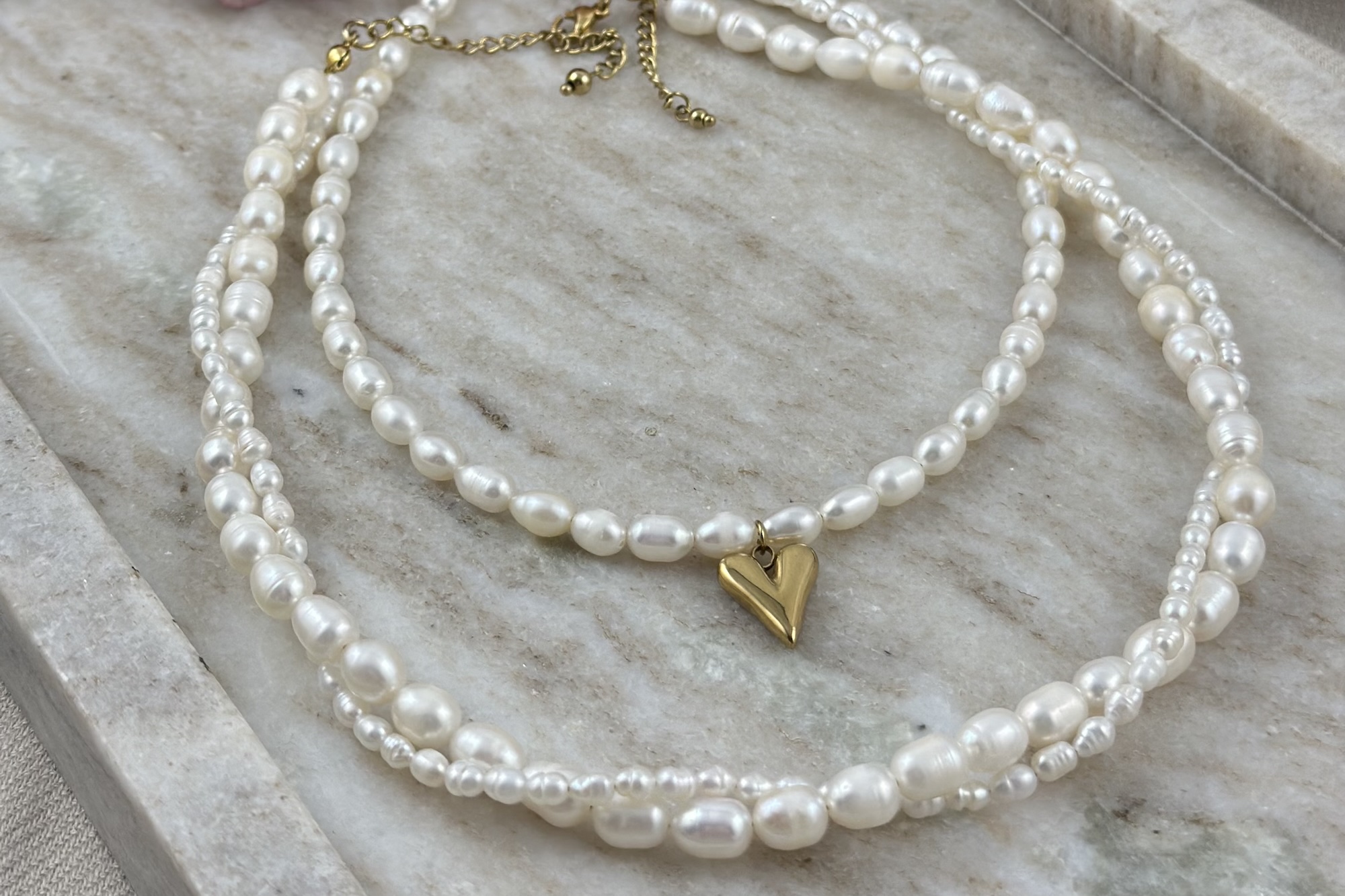 Jak se starat o perlové šperky