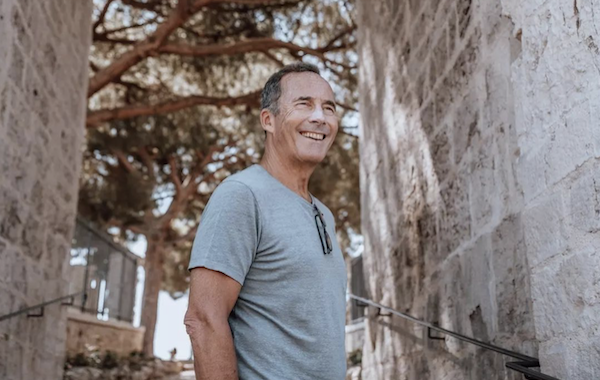 Kdo je Olivier Cresp?